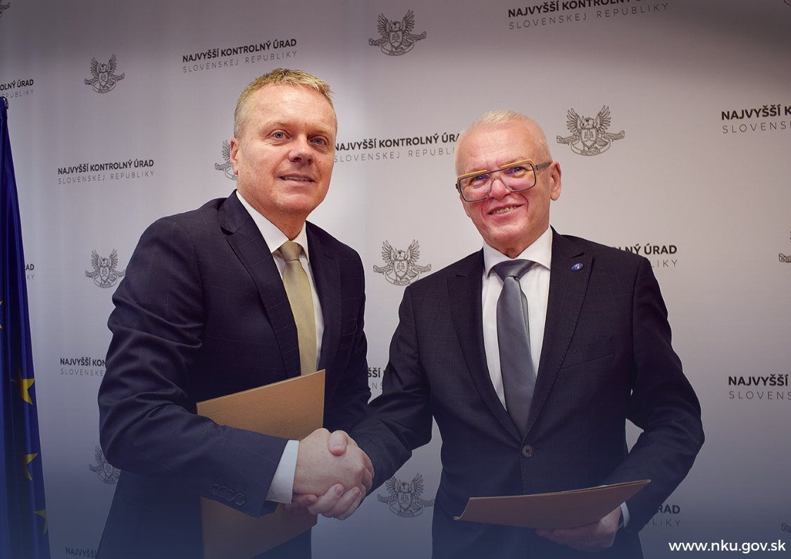 Predseda NKÚ Ľubomír Andrassy podpísal memorandum s rektorom Ekonomickej univerzity v Bratislave Ferdinandom Daňom